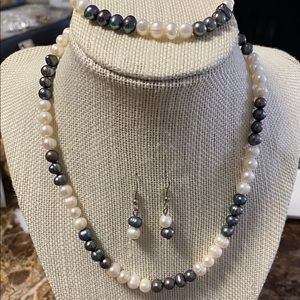 Beautiful Fresh Water Pearl Necklace Set